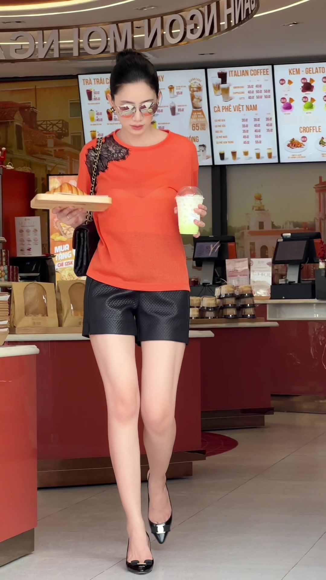 Áo thun dệt kim phối ren cam đen - Hình ảnh 2