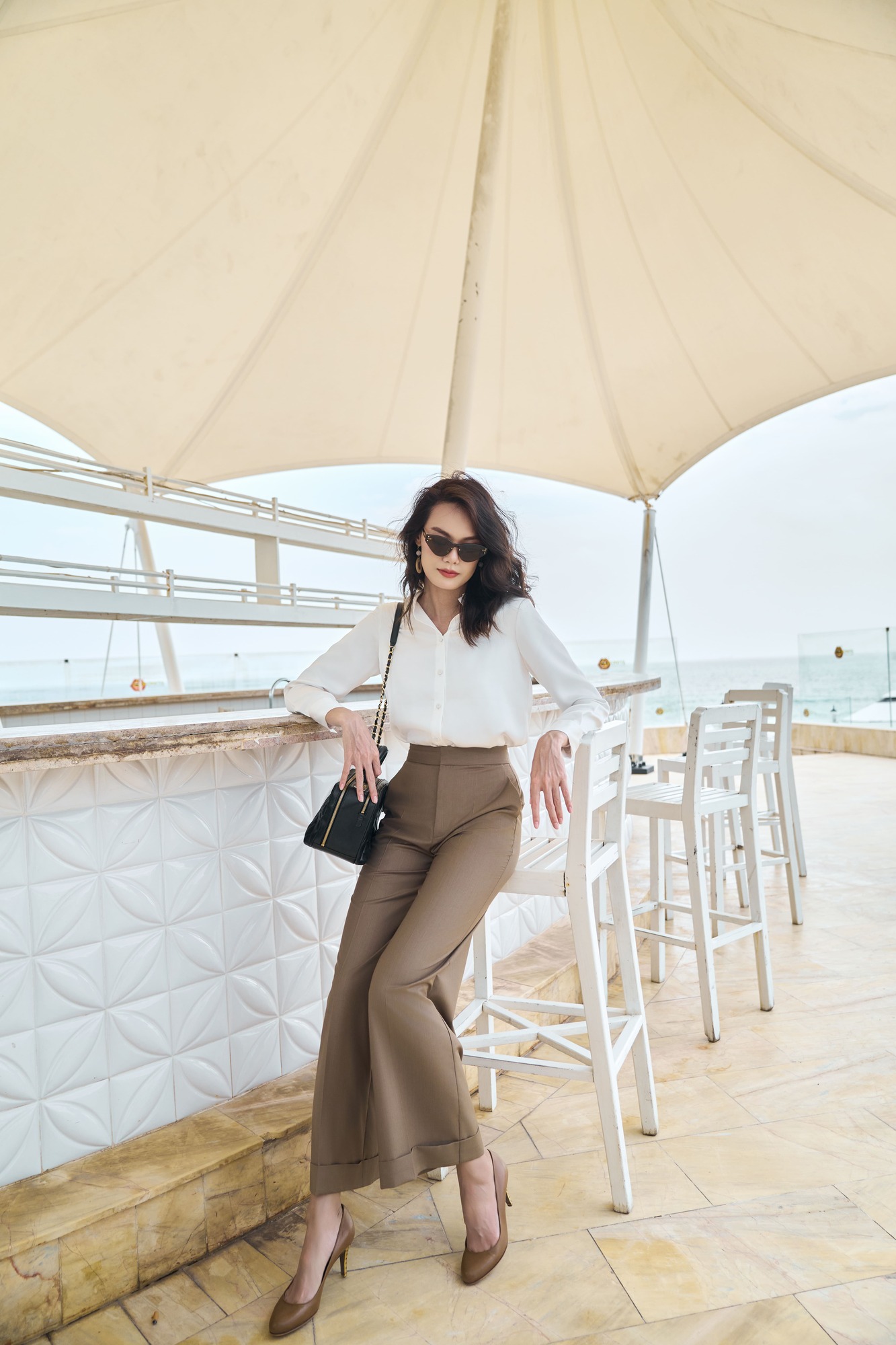 Áo sơmi cổ sen silk trắng - Hình ảnh 5