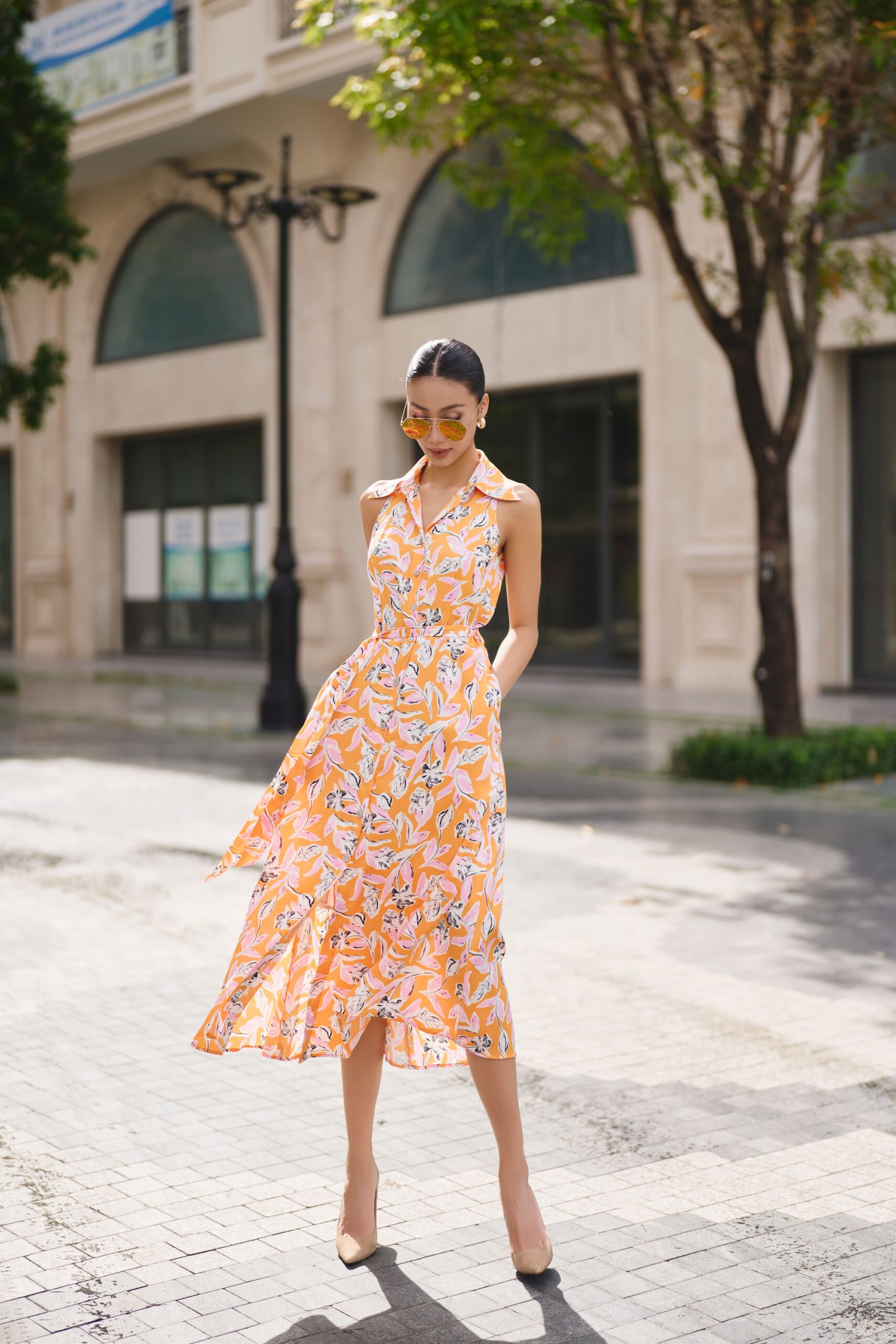 Đầm somi dài cố yếm silk họa tiết cam - Hình ảnh 3