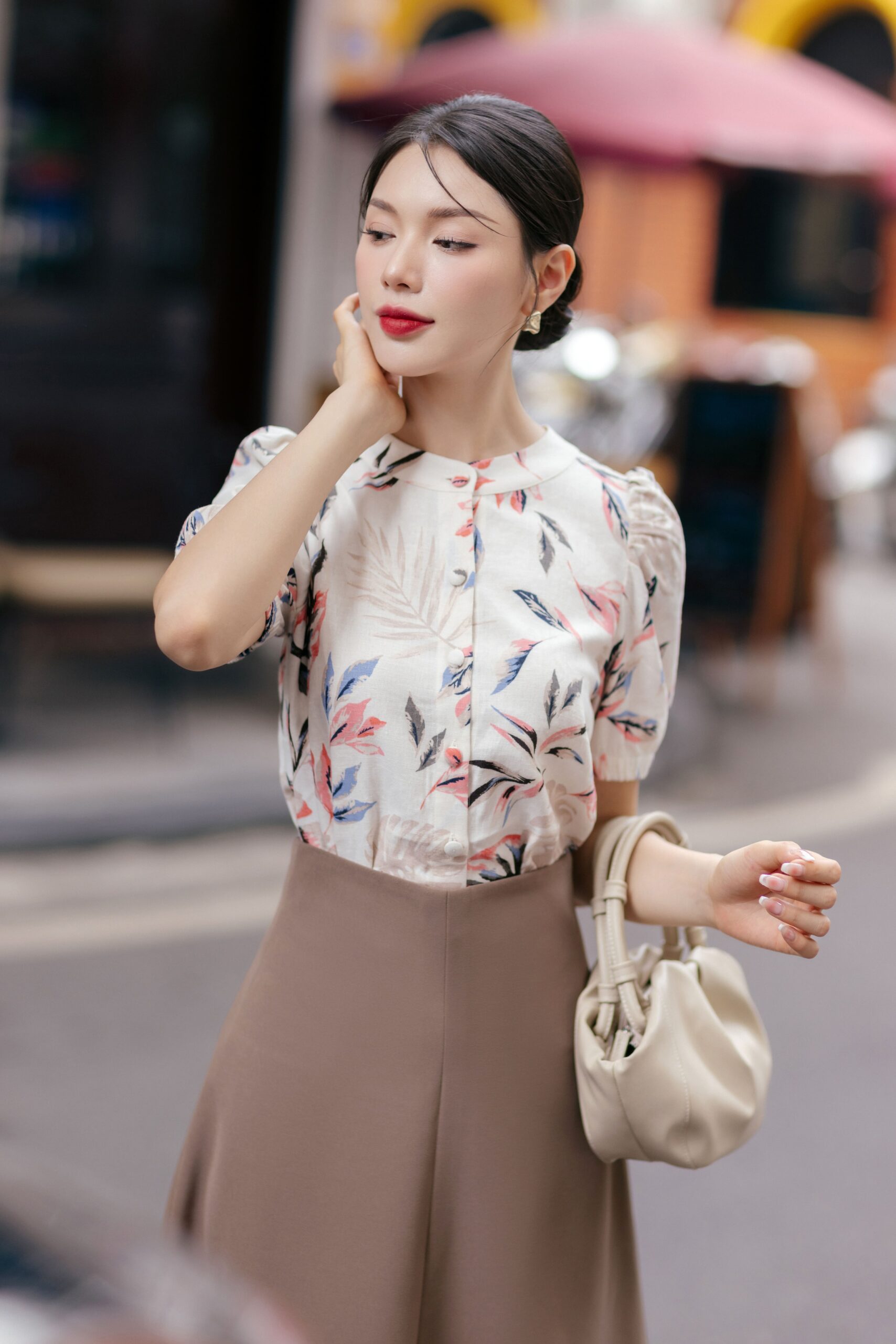 Áo tay ngắn cổ trụ linen họa tiết cam - Hình ảnh 4