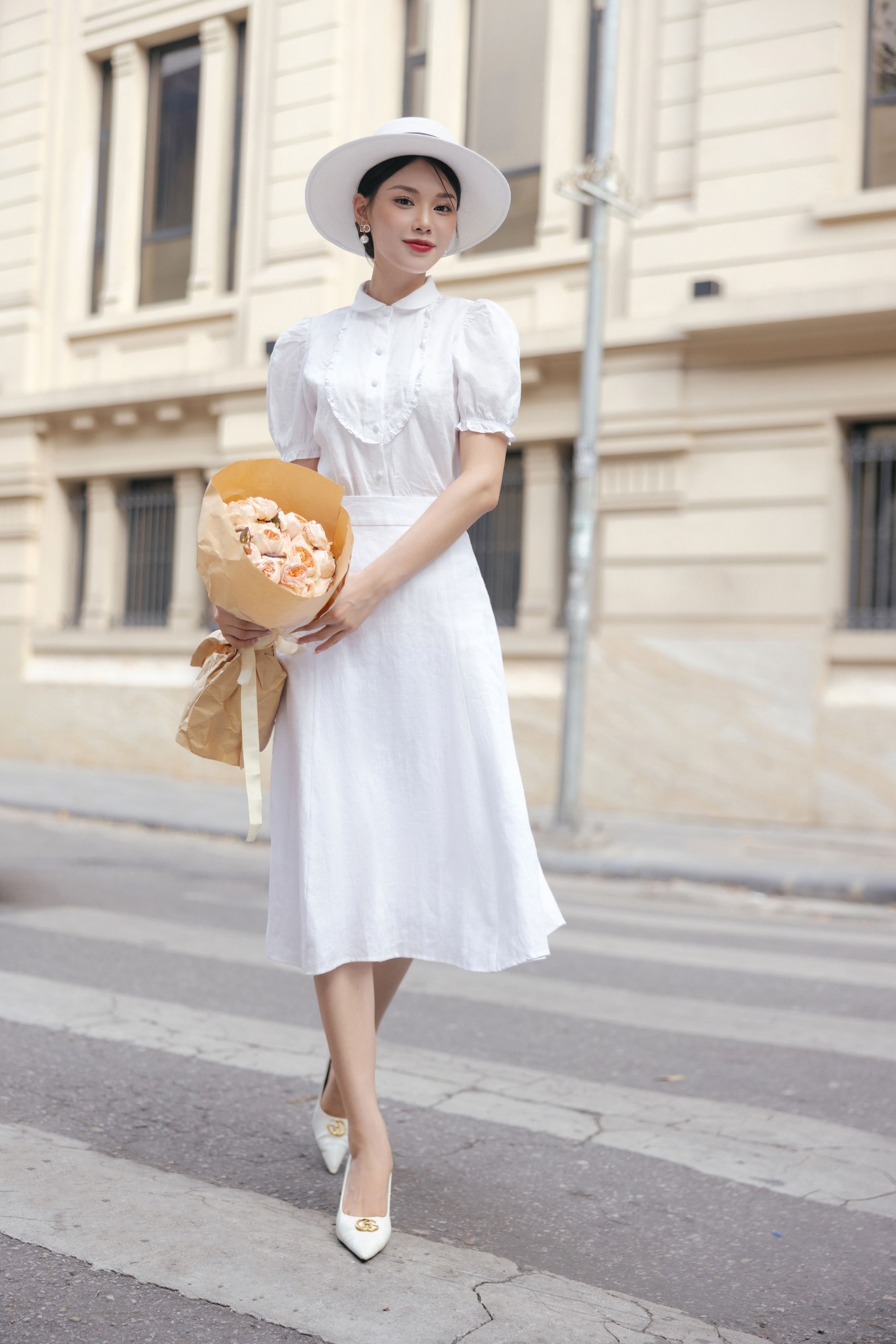 Áo tay ngắn cổ sen linen trắng - Hình ảnh 4