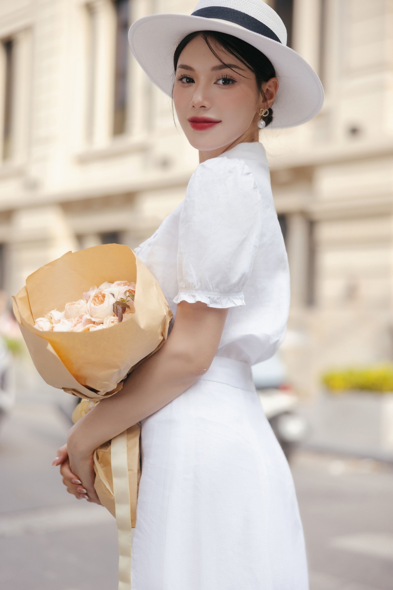 Áo tay ngắn cổ sen linen trắng - Hình ảnh 5