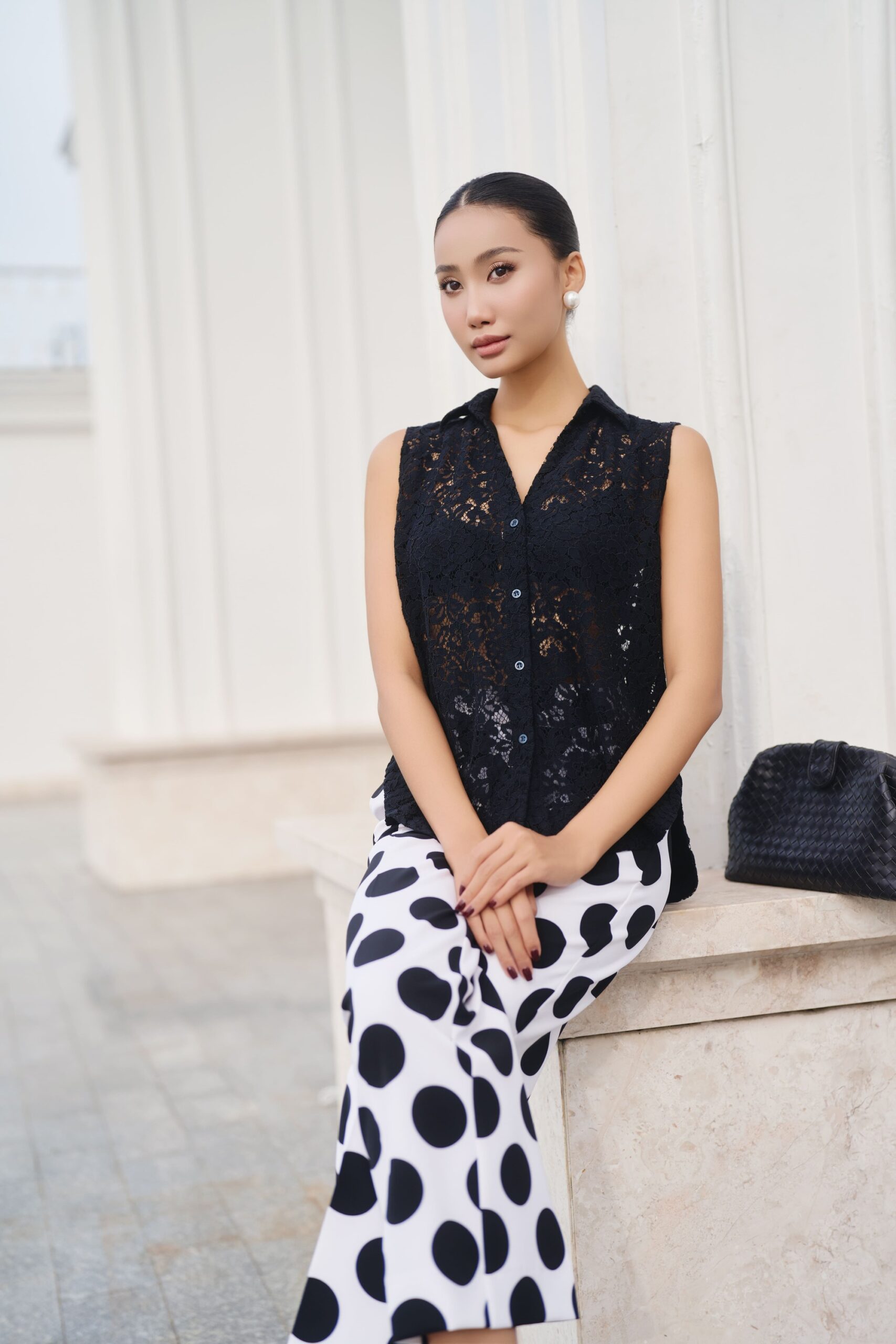 Quần ống suông cotton blend bi đen