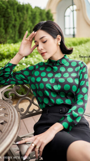 Áo sơmi đen bi xanh