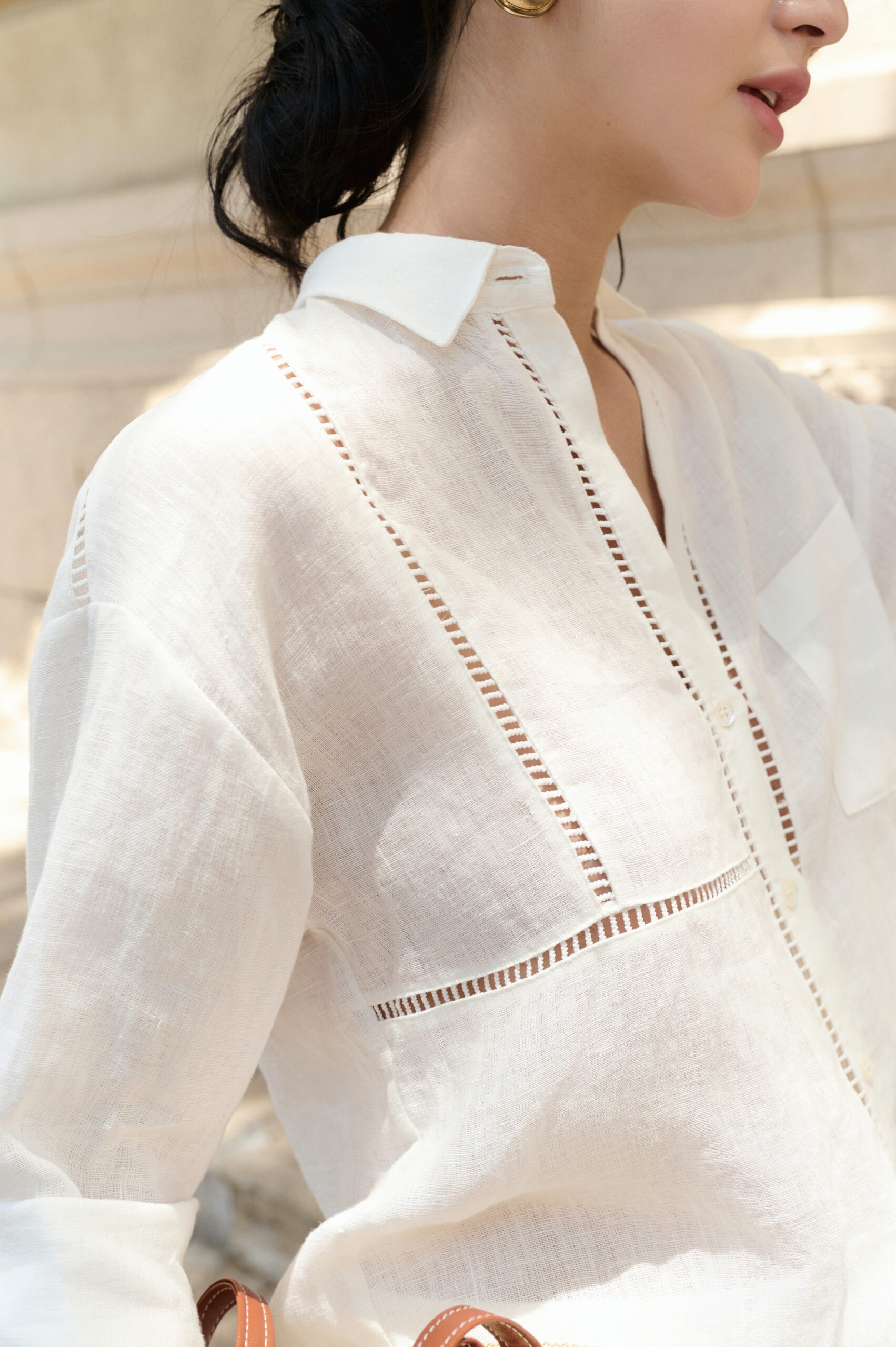 Áo sơmi phối ren dây linen trắng - Hình ảnh 2