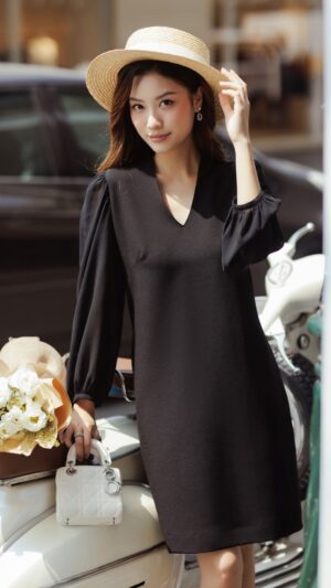 Đầm suông tay dài đen