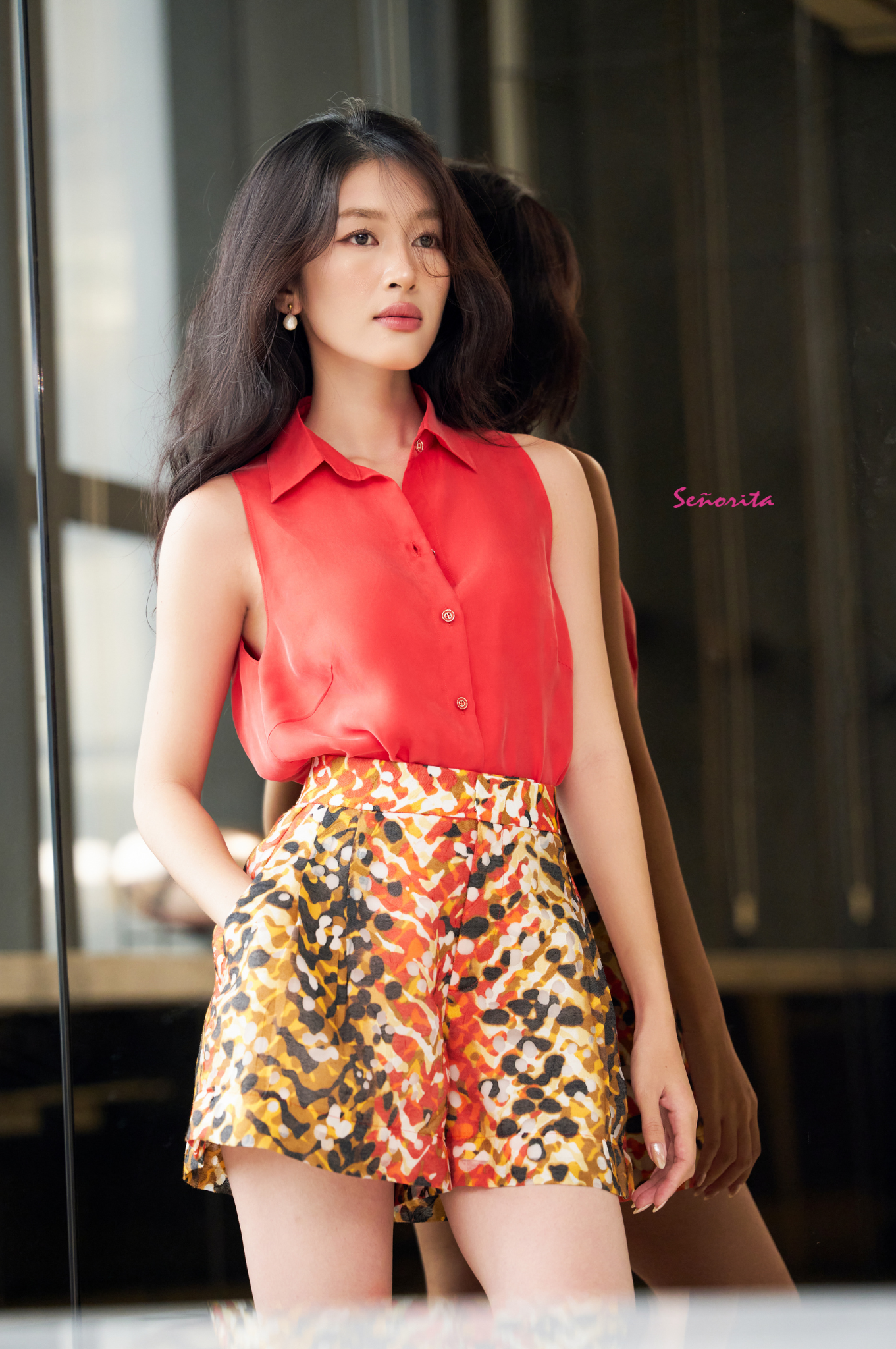 Quần short họa tiết cam - Hình ảnh 3