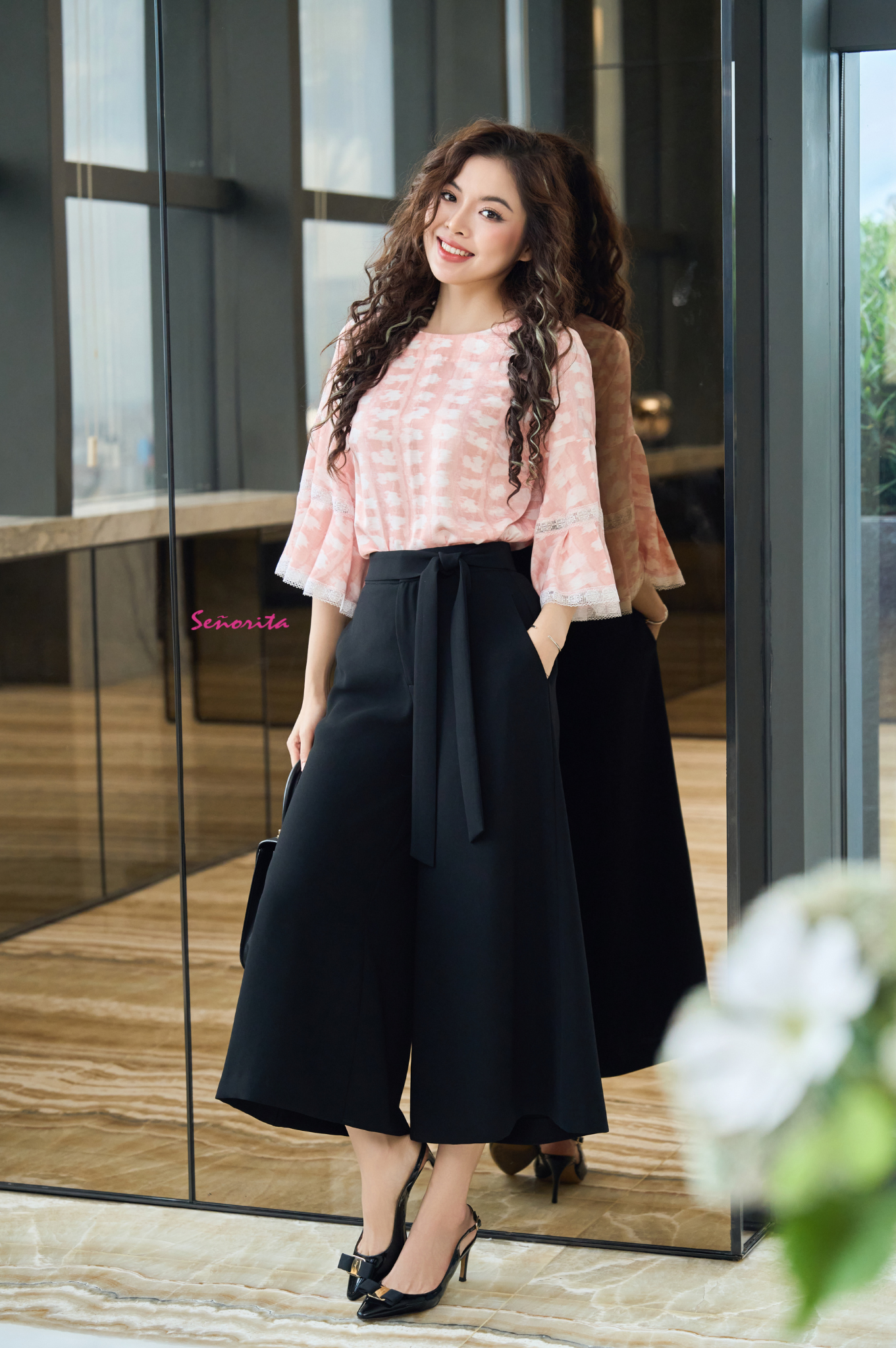 Áo kiểu họa tiết tay loe - Hình ảnh 5