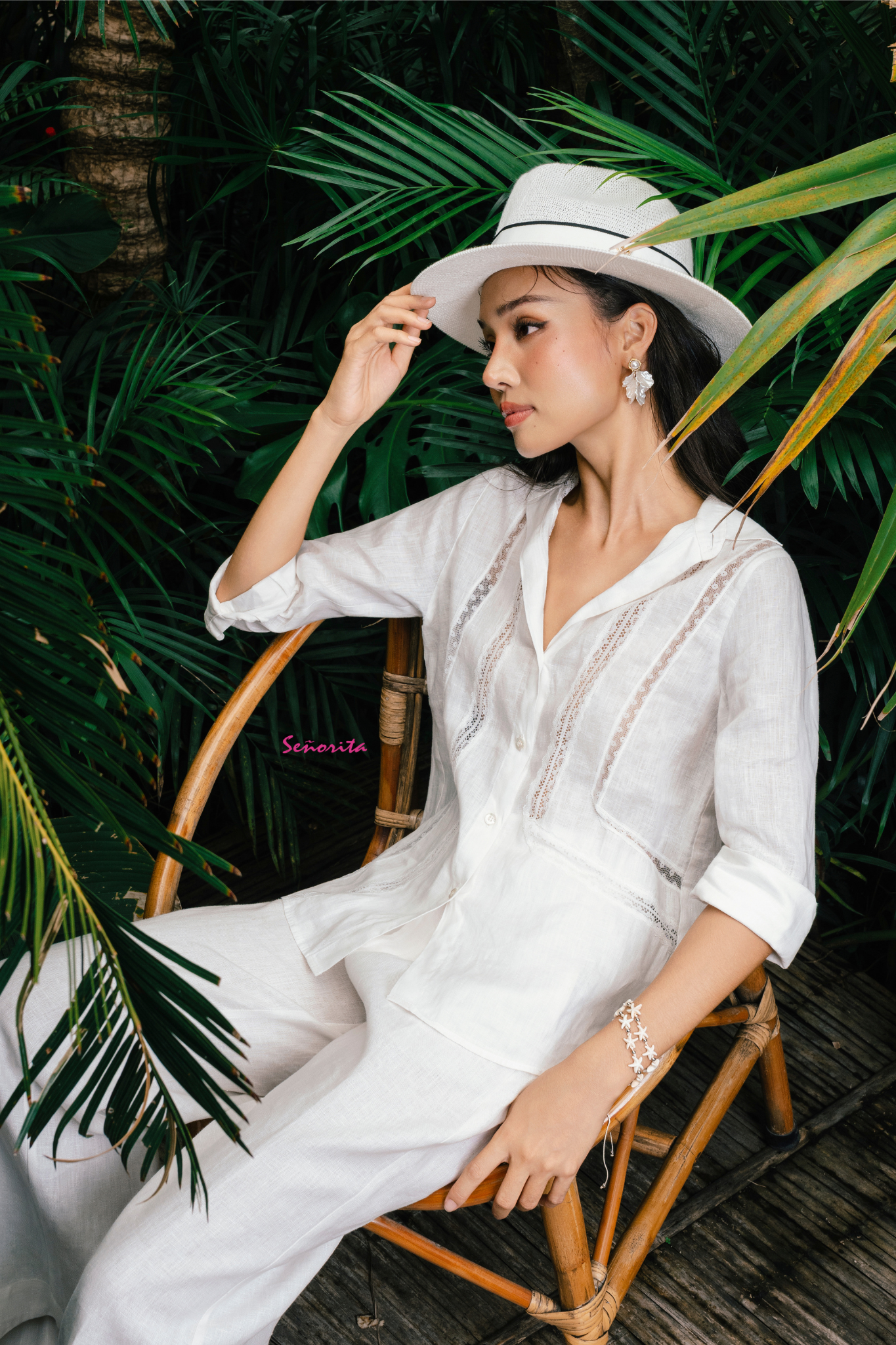 Áo sơmi linen phối ren trắng