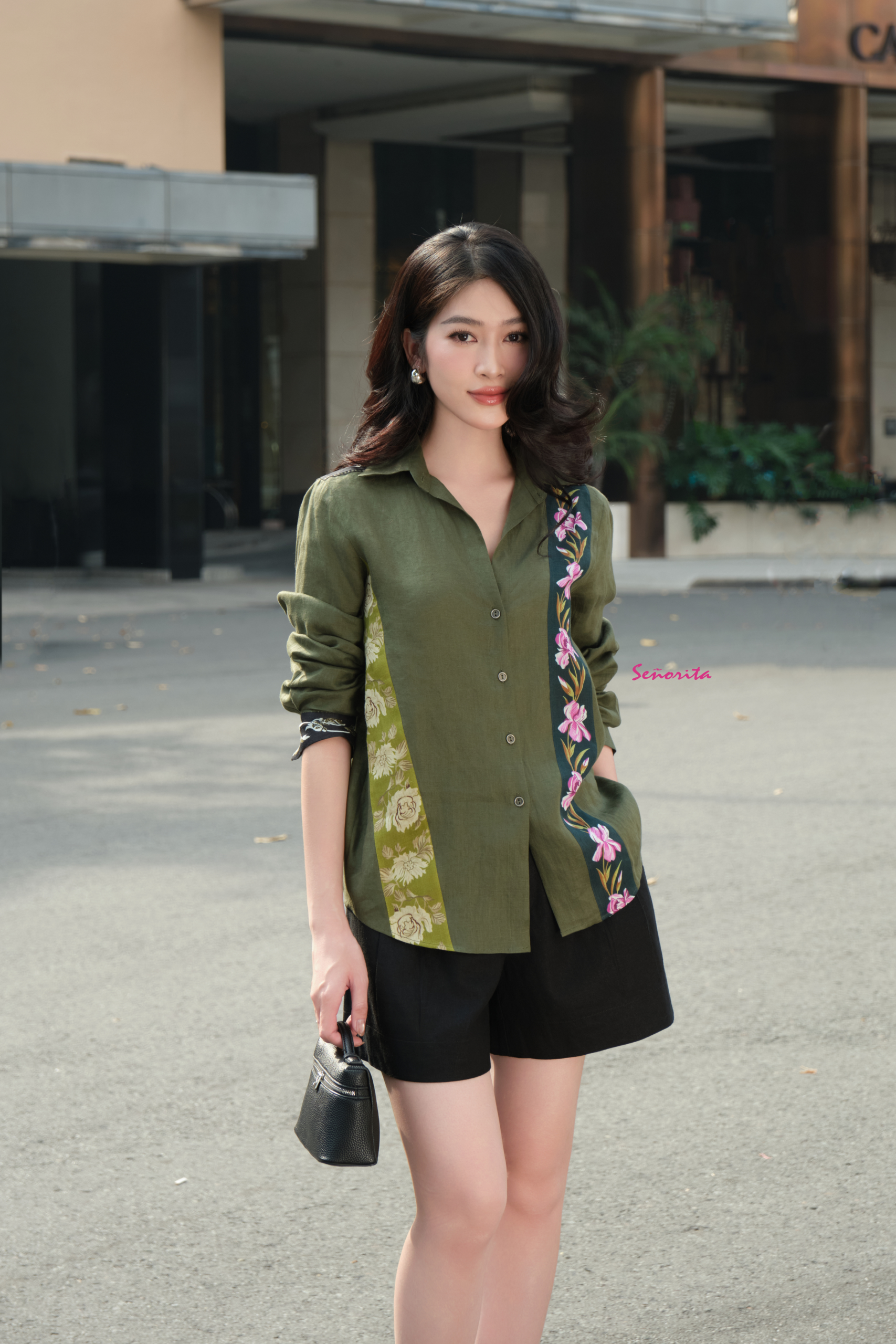 Quần short 2 li linen đen - Hình ảnh 2
