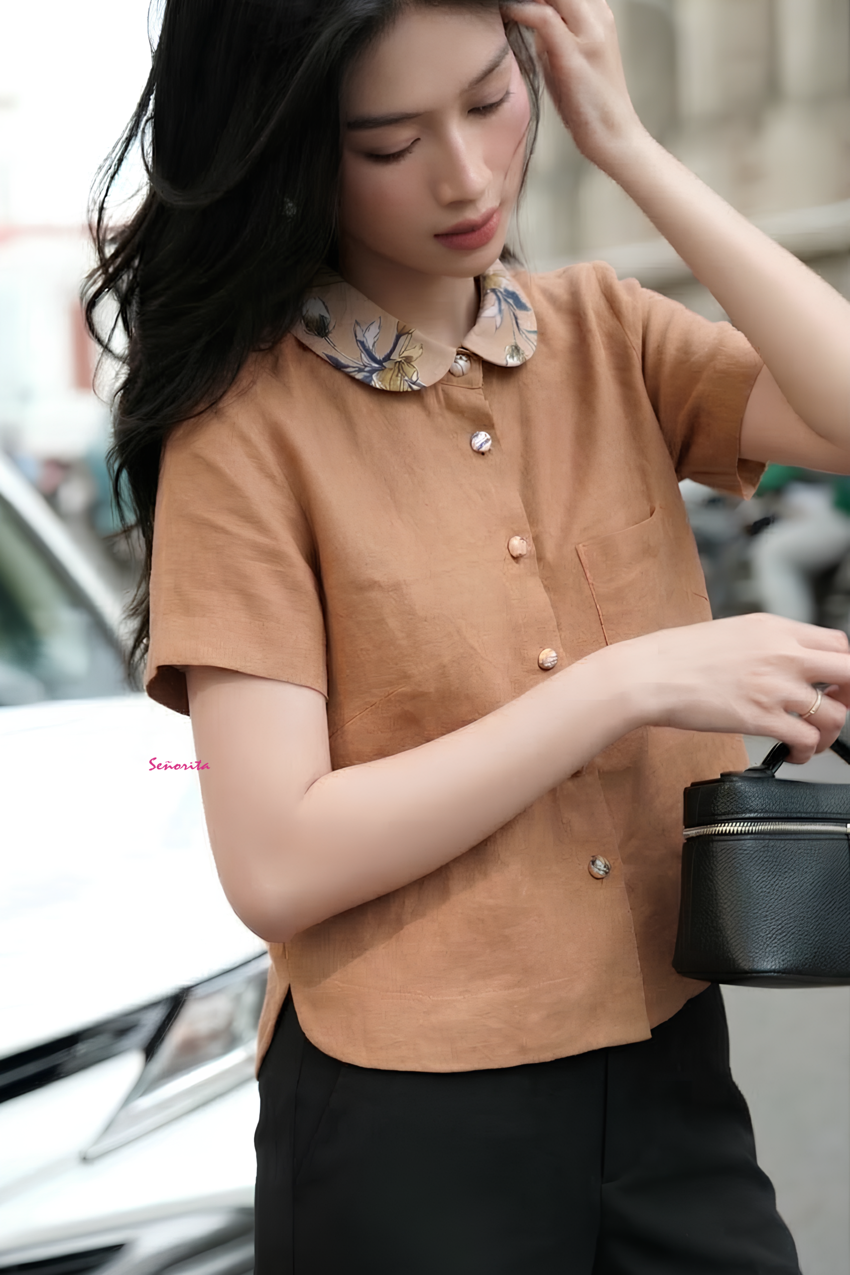 Áo cổ sen tay ngắn phối hoa