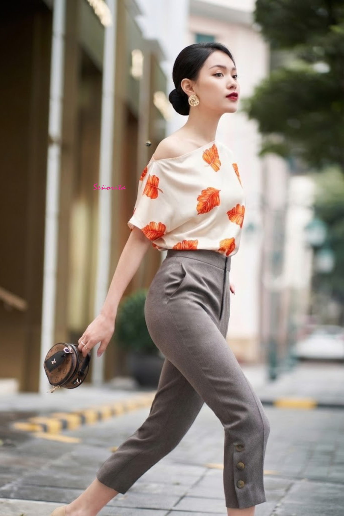 Áo kiểu họa tiết cam - Hình ảnh 2